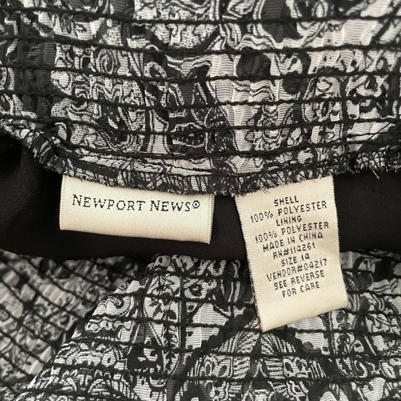 NEWPORT NEWS Black and White Midi Wrap Skirt Color: Black/WhiteSize: 14 paisley - Picture 4 of 4